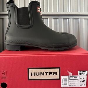 Hunter women’s Size 11 Chelsea Boot color black